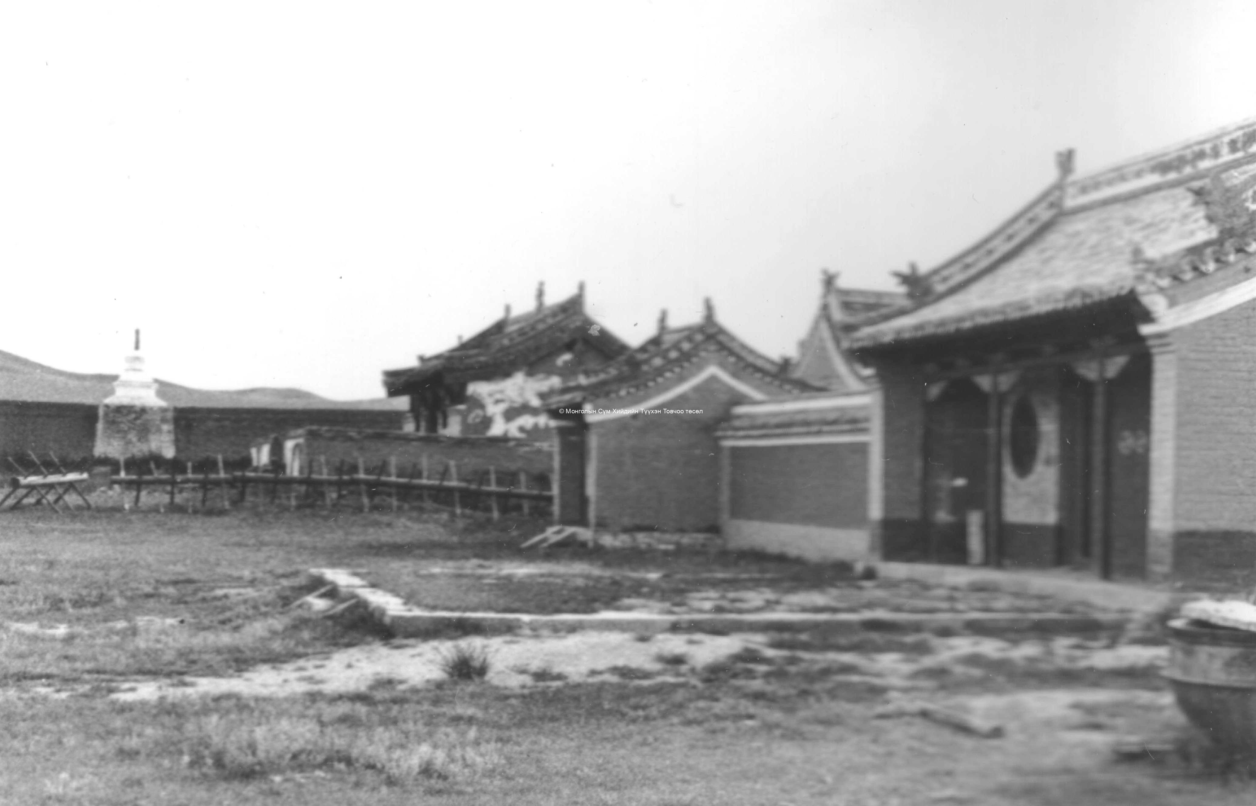 Entrance of the Zuu temples. Film Archives ?